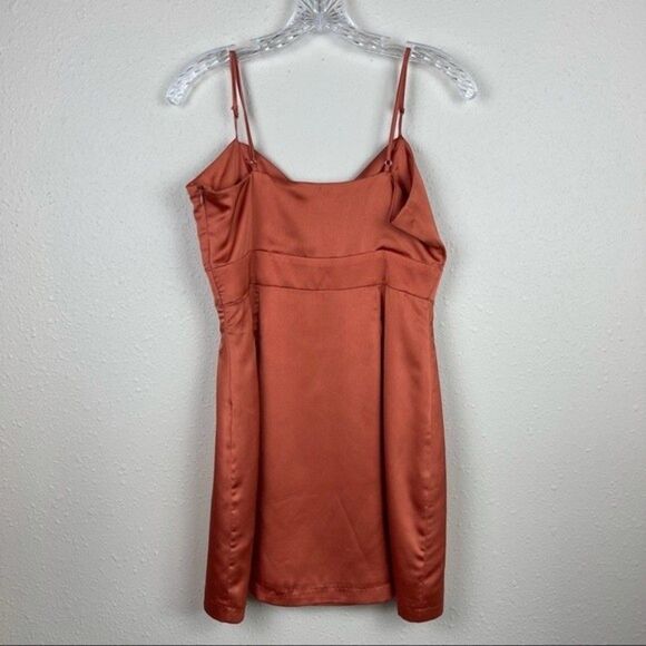 Chloe Dao Twist Front Satin Dress Size Medium - Picture 8 of 11